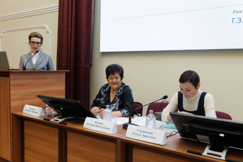 На конференции, организованной Департаментом здравоохранения Смоленской области, выступила Гузель Улумбекова
